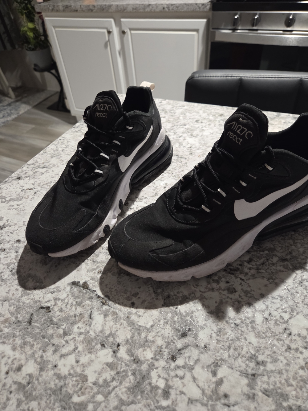 Nike Black/White Air270 React High-Top Sneaker Sz W 9 M 7.5